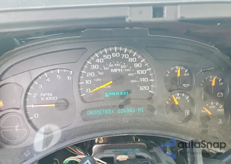 2004 Chevrolet Tahoe C1500 z USA, uszkodzony, nr VIN 1GNEC13T24J330559